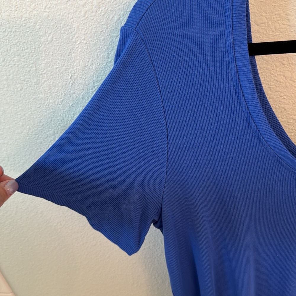 Deep V Ribbed T - Picture 2 of 4